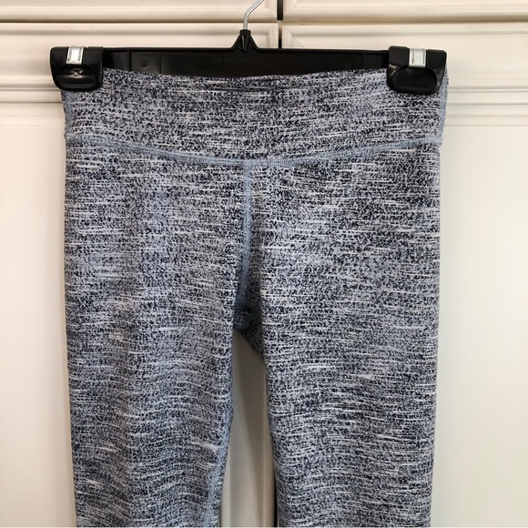Ivivva by Lululemon reversible girls leggings 🍋 - Picture 3 of 12
